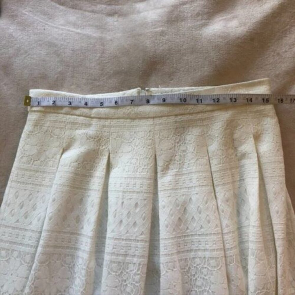 Le Chateau White Lace Flared A-Line Skirt - Size 8 - Picture 6 of 10